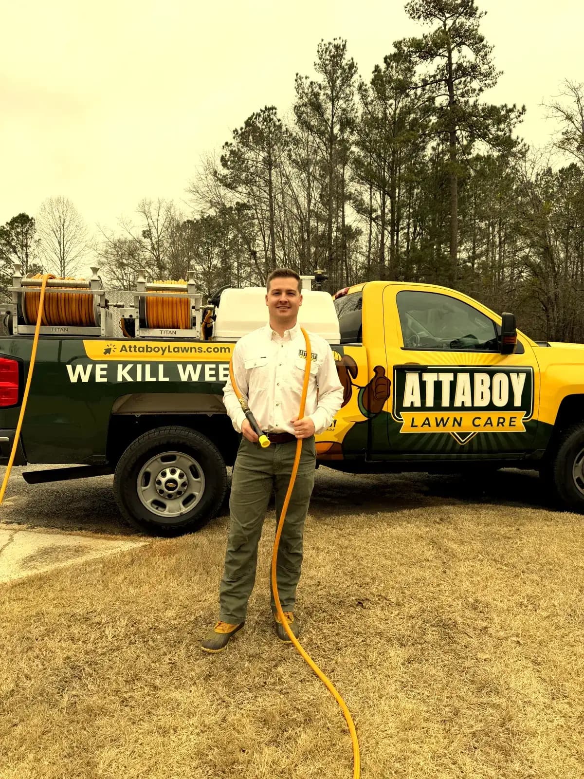 Attaboy technician ready for lawn treatment in Kathleen GA